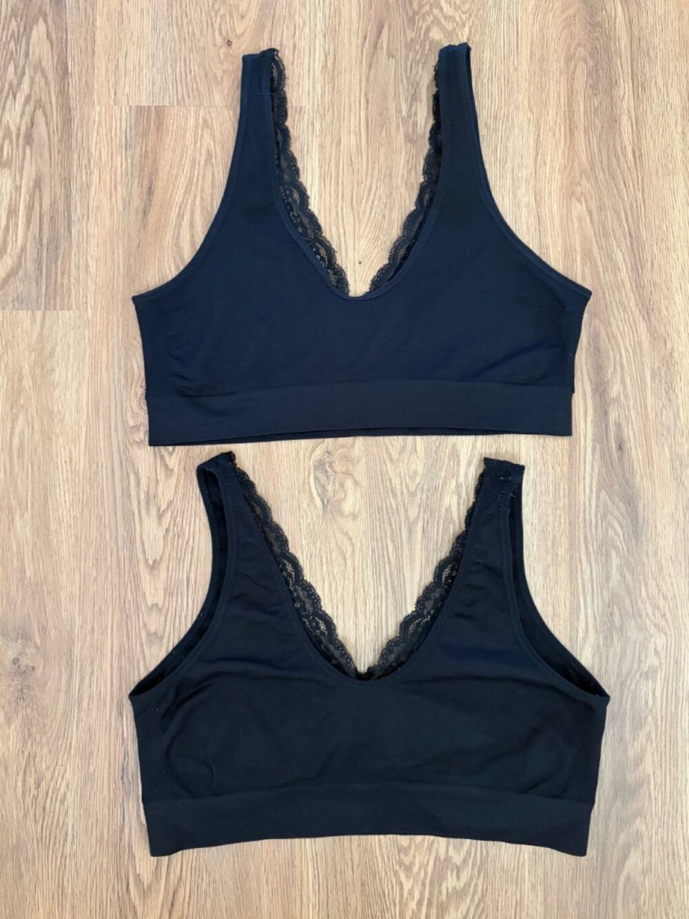 Ambrielle Black Seamless V-Neck Bralette Bundle (2) – Size L - Picture 3 of 7